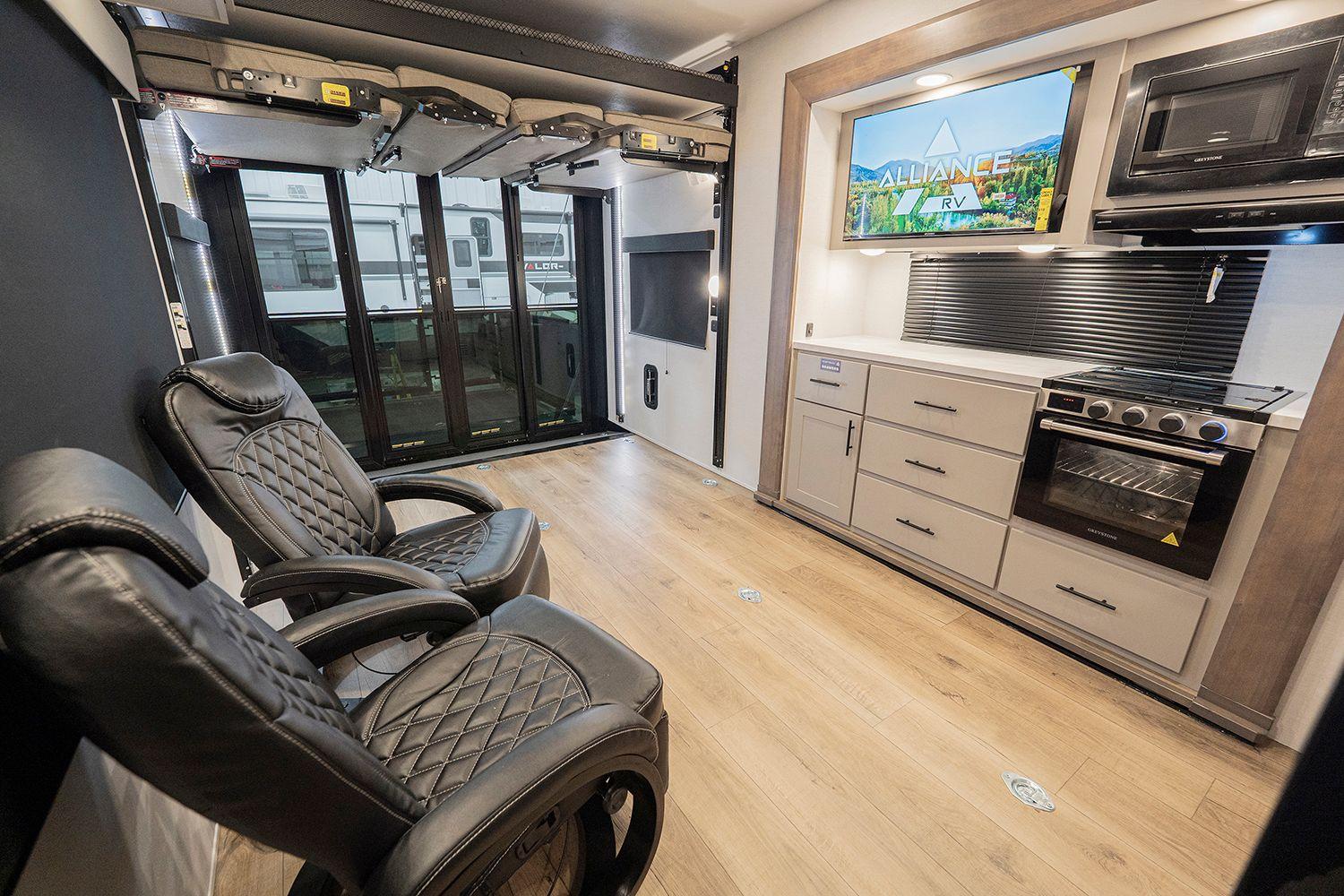 Alliance RV Valor interior
