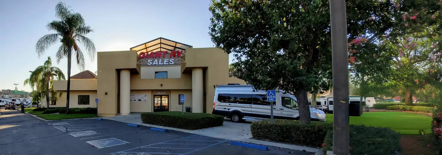 Giant RV Colton, CA dealership